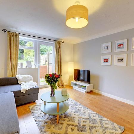 Modern 2 Bed House Sleeps 6 Southam Town Centre - Inspire Homes Ltd 외부 사진