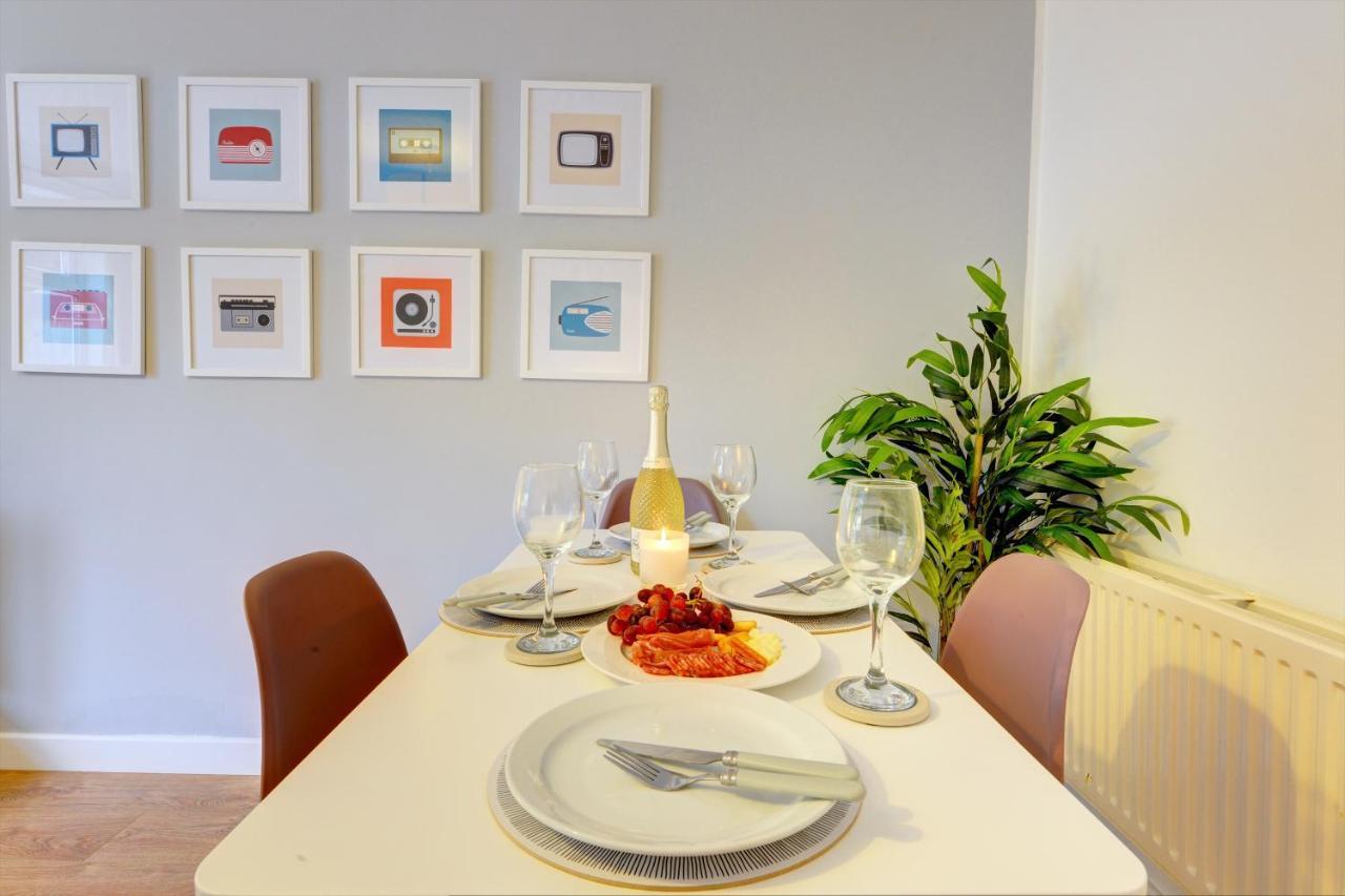 Modern 2 Bed House Sleeps 6 Southam Town Centre - Inspire Homes Ltd 외부 사진