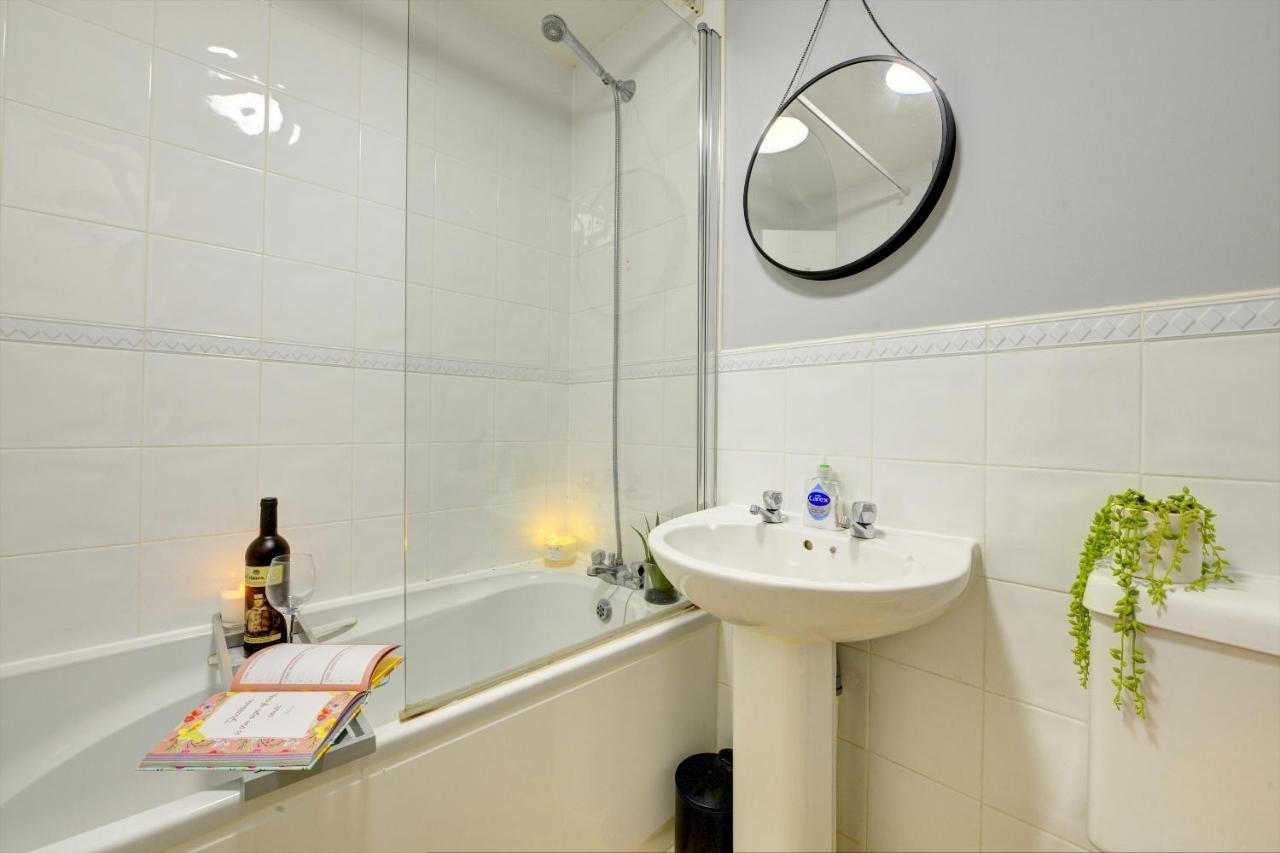 Modern 2 Bed House Sleeps 6 Southam Town Centre - Inspire Homes Ltd 외부 사진