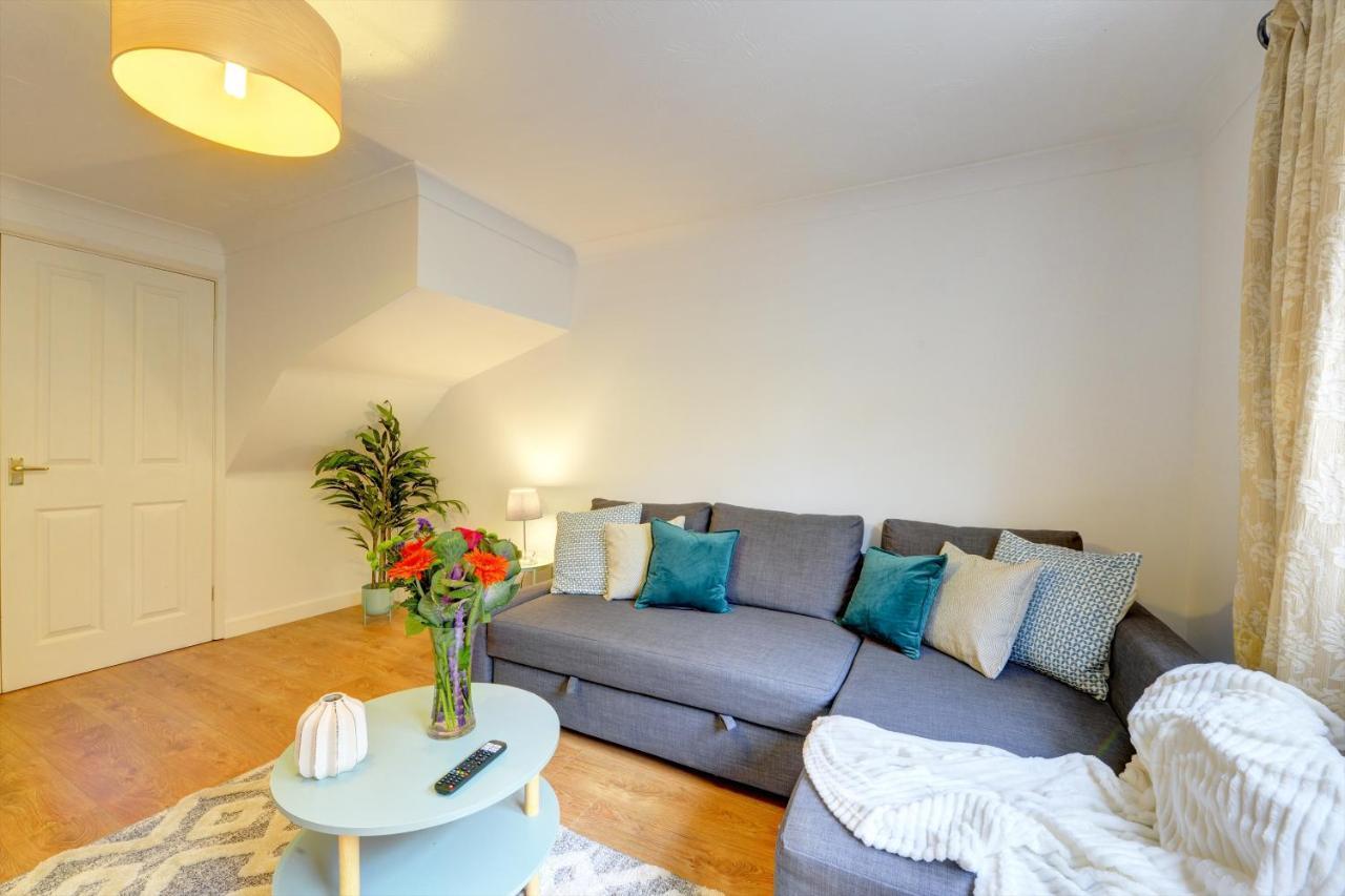 Modern 2 Bed House Sleeps 6 Southam Town Centre - Inspire Homes Ltd 외부 사진